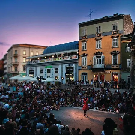 Sofija With Free Parking Apartment Pula